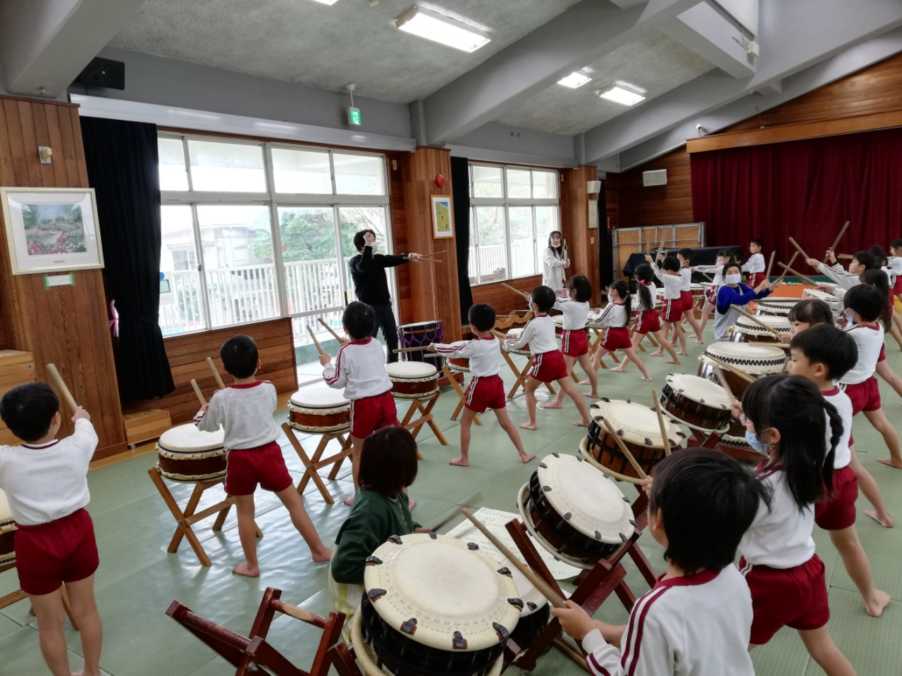 発表会に向けた和太鼓の特訓 九州からきていただいた先生にかっこいい振り付けを沢山教えてもらいました 南陽幼稚園 周南市福川