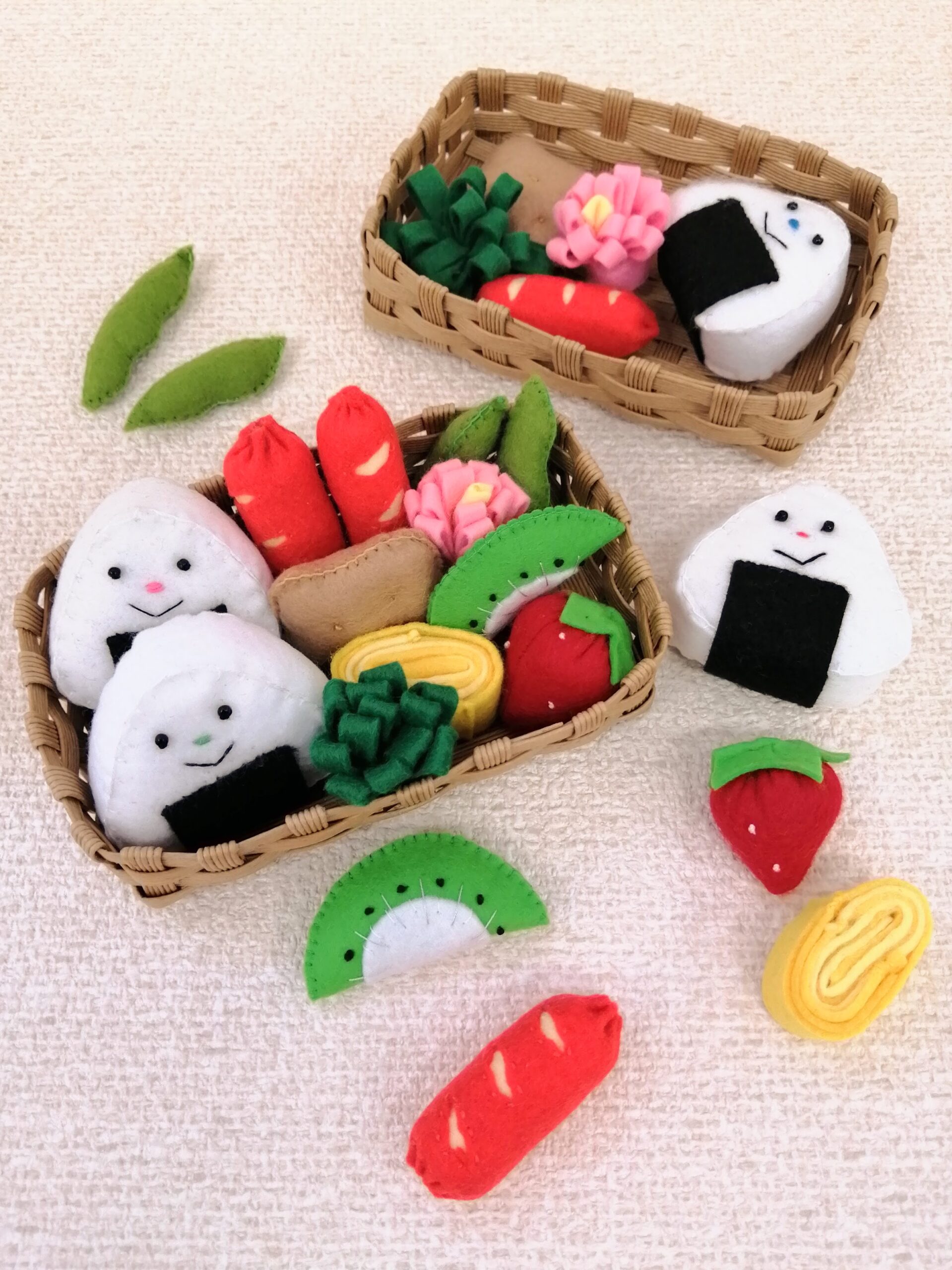 父母の会のバザーの手作り品をご紹介します。お母さん方の力作  